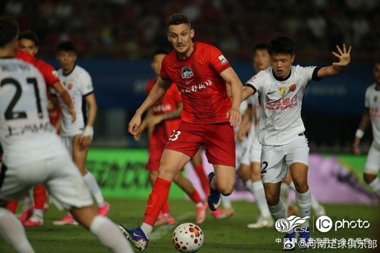纳萨里奥闪击难救主,海港客场2-1逆转河南 纳萨里奥闪击难救主,海港客场2-1逆转河南